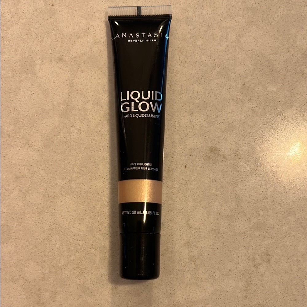 Anastasia Liquid Glow in Black and Tan Tube